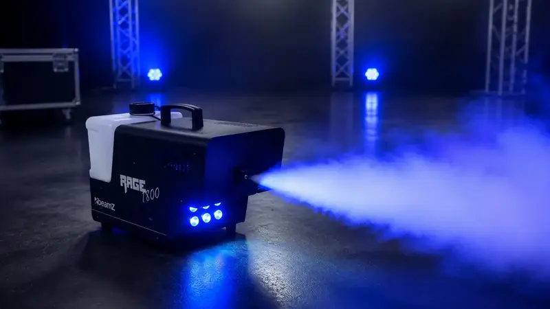 BeamZ Rage 1800 Nebelmaschine mit Nebelausstoß